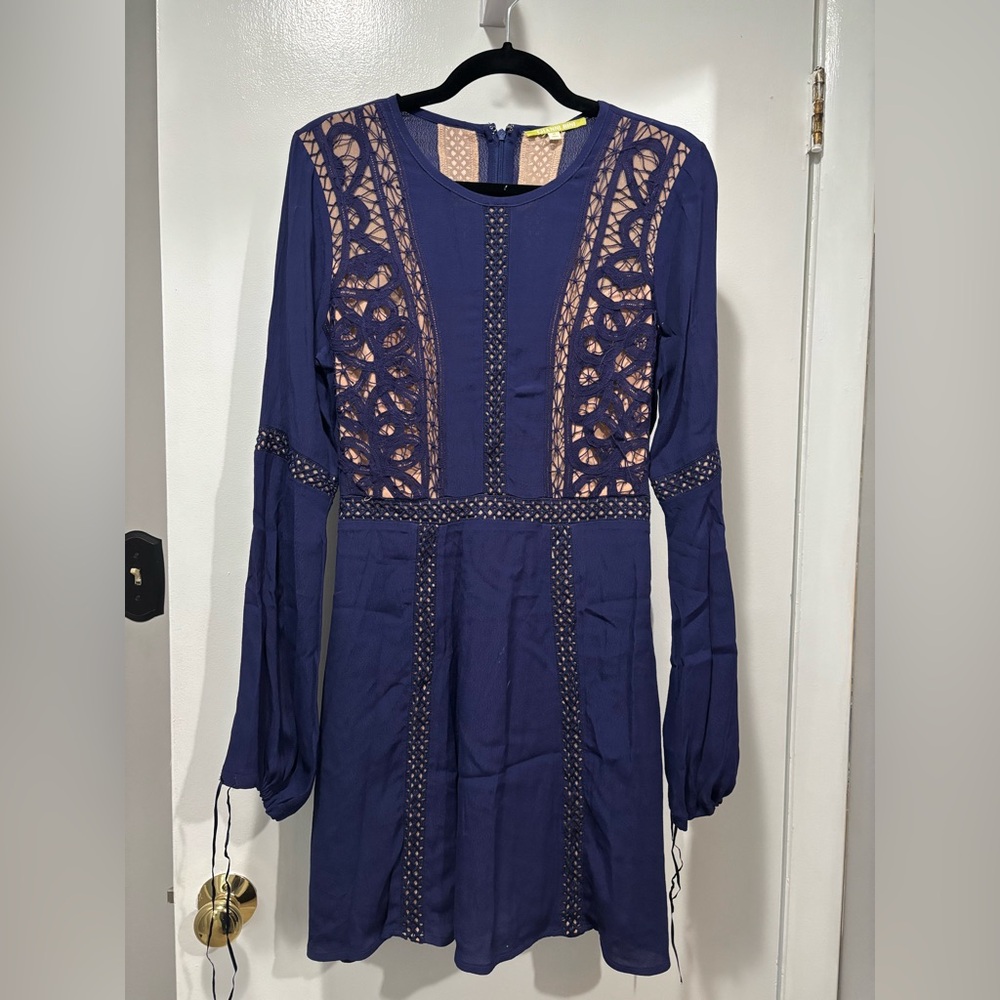 Gianni Bini Navy and Beige Lace Long Sleeve Dress Medium